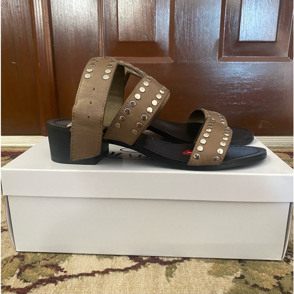 Steve Madden Low Heel - Picture 3 of 7